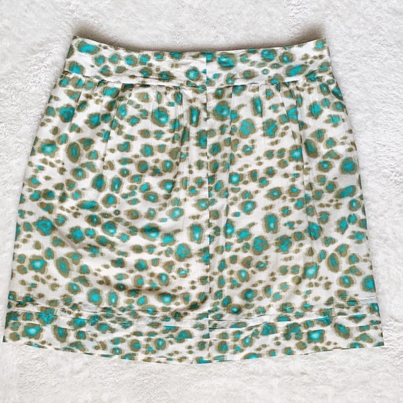 LOFT Green & White Patterned Pleated Skirt - Picture 2 of 4